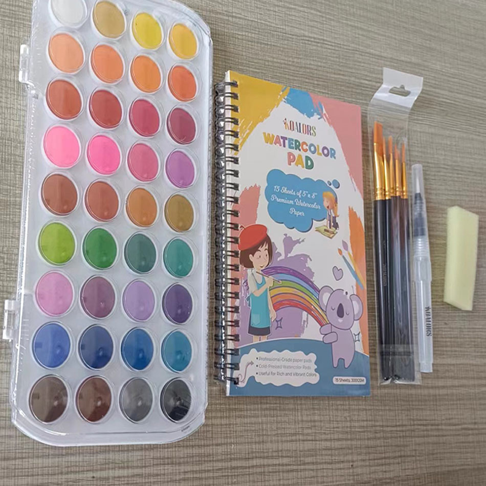 Novo conjunto exclusivo de tinta aquarela de alta qualidade entregue no Paquistão